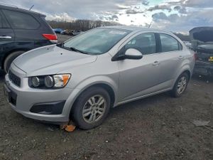 Chevrolet Aveo (Sonic) LT 1.8L 4 2014