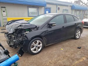 Ford Focus SE 2.0L 4 2014