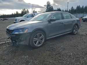 Volkswagen Passat SEL 2.0L 4 2014