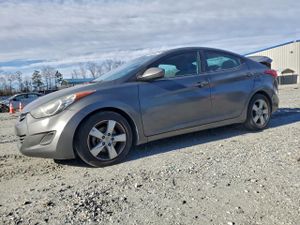 Hyundai Elantra GLS 1.8L 4 2013