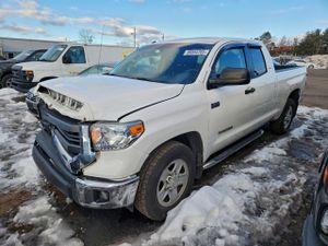 Toyota Tundra DOUBLE CAB SR 5.7L 8 2015