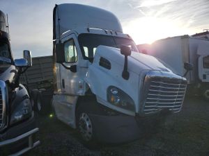Freightliner Cascadia 12.8L 6 2015