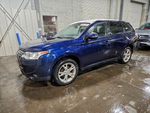 Mitsubishi Outlander SE 2.4L 4 2014