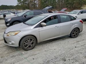 Ford Focus SE 2.0L 4 2014