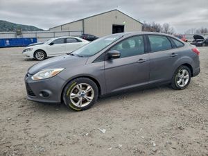 Ford Focus SE 2.0L 4 2013
