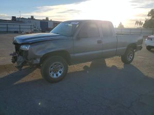 Chevrolet Silverado 1500 C1500 4.8L 8 2006