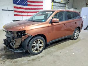 Mitsubishi Outlander SE 2.4L 4 2014