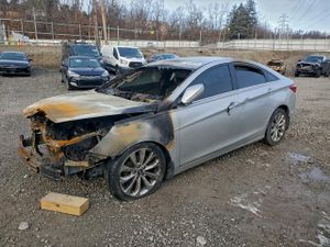 Hyundai Sonata SE 2.4L 4 2013