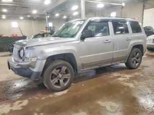 Jeep Patriot LATITUDE 2.4L 4 2015