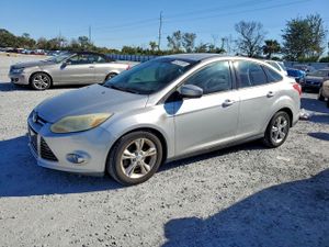 Ford Focus SE 2.0L 4 2012