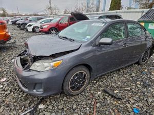 Toyota Corolla BASE 1.8L 4 2013