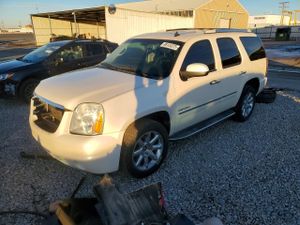 GMC Yukon DENALI 6.2L 8 2013