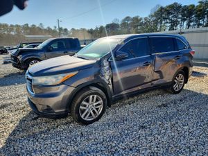 Toyota Highlander LE 3.5L 6 2015