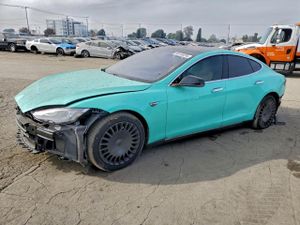 Tesla Model S 2015