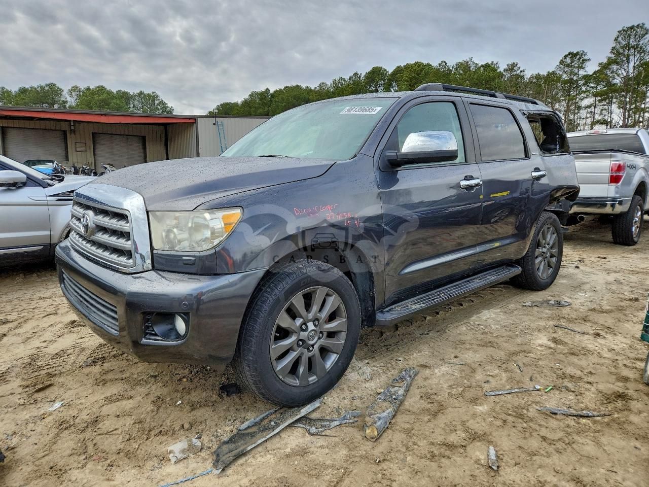 Toyota Sequoia LIMITED 5.7L 8 2011
