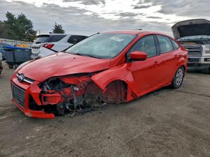 Ford Focus SE 2.0L 4 2012