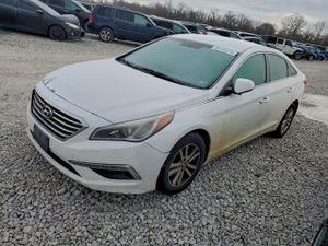 Hyundai Sonata SE 2.4L 4 2015