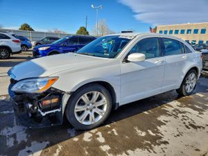 Chrysler 200 LX 2.4L 4 2012