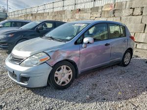 Nissan Versa S 1.8L 4 2010