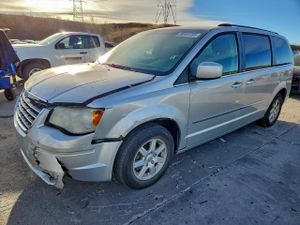 Chrysler Town & Country TOURING 3.8L 6 2010