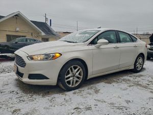 Ford Fusion SE 2.5L 4 2013