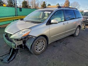 Toyota Sienna XLE 3.5L 6 2010