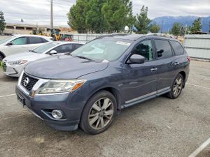 Nissan Pathfinder S 3.5L 6 2013
