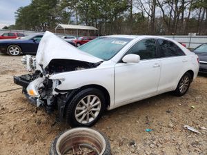 Toyota Camry BASE 2.5L 4 2011