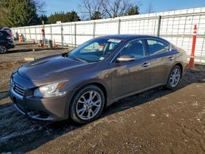 Nissan Maxima S 3.5L 6 2014