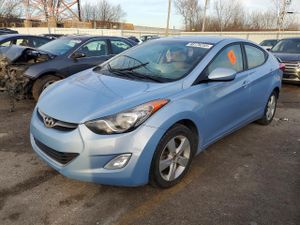 Hyundai Elantra GLS 1.8L 4 2013