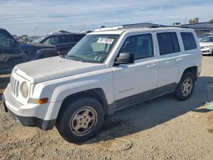 Jeep Patriot SPORT 2.4L 4 2013