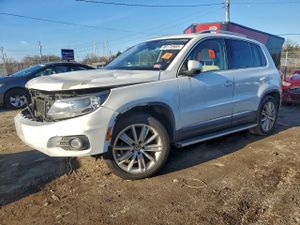Volkswagen Tiguan S 2.0L 4 2014