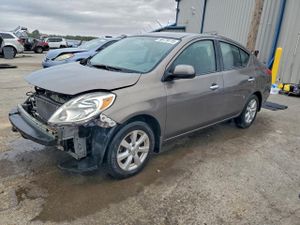 Nissan Versa S 1.6L 4 2014