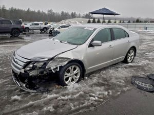 Ford Fusion SE 2.5L 4 2012