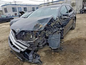 Toyota Venza LE 2.7L 4 2013