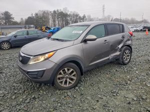 Kia Sportage LX 2.4L 4 2015