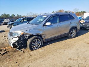 Kia Sorento LX 2.4L 4 2015