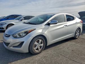 Hyundai Elantra SE 1.8L 4 2015