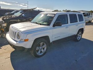 Jeep Patriot LATITUDE 2.4L 4 2015