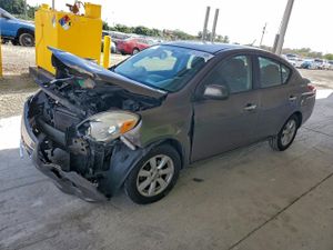 Nissan Versa S 1.6L 4 2012