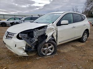 Nissan Rogue S 2.5L 4 2013