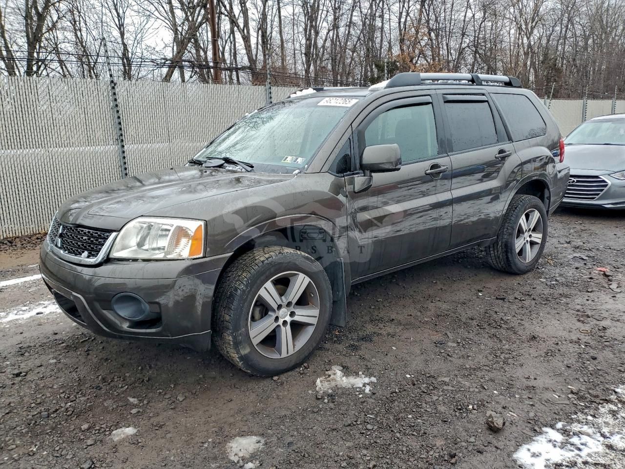 Mitsubishi Endeavor SE 3.8L 6 2011