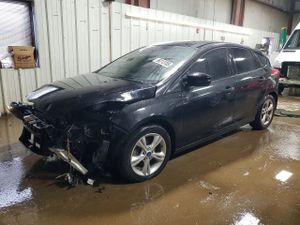 Ford Focus SE 2.0L 4 2012