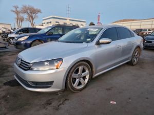 Volkswagen Passat SE 2.5L 5 2012