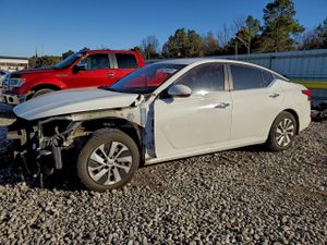 Nissan Altima S 2.5L 4 2019