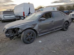 Volkswagen Passat S 2.5L 5 2012