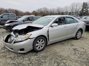 Toyota Camry BASE 2.5L 4 2010