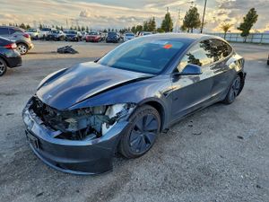 Tesla Model 3 2025