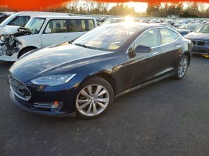 Tesla Model S 2014