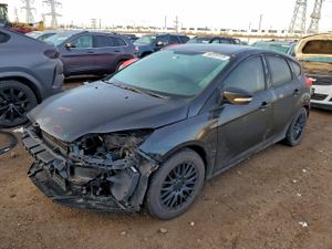Ford Focus SE 2.0L 4 2014